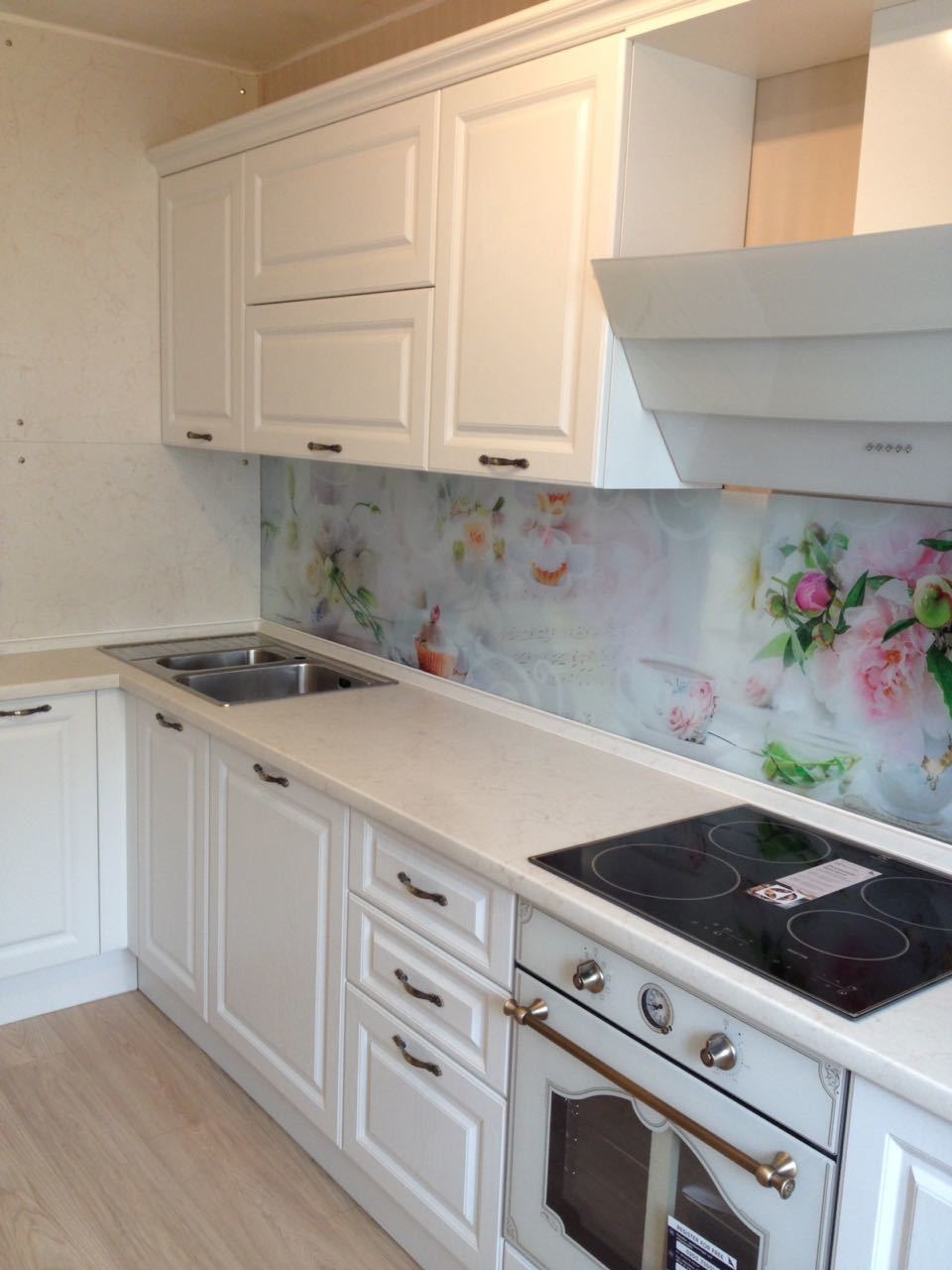 Любовь Д. Кухня нео - Классика